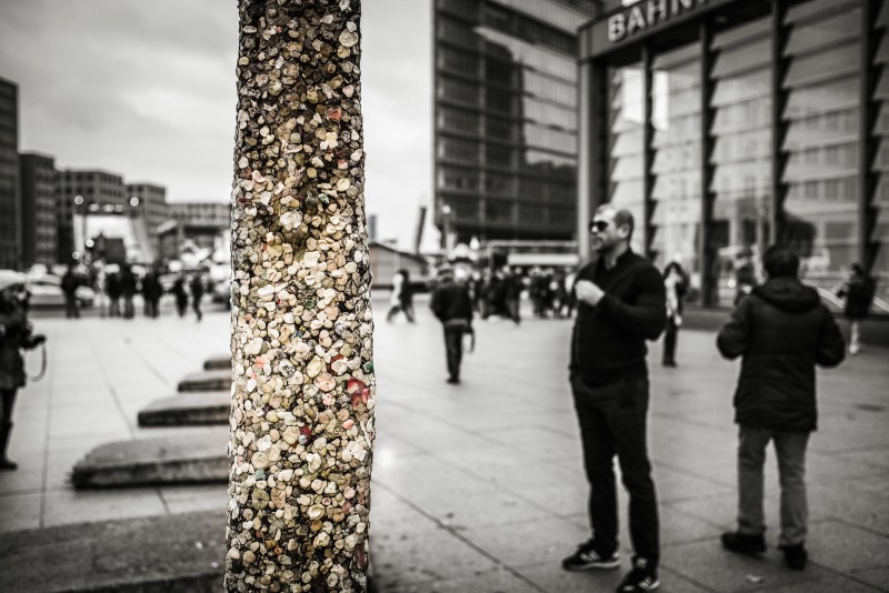 Mauer mit Gummi am Potsdamer Platz